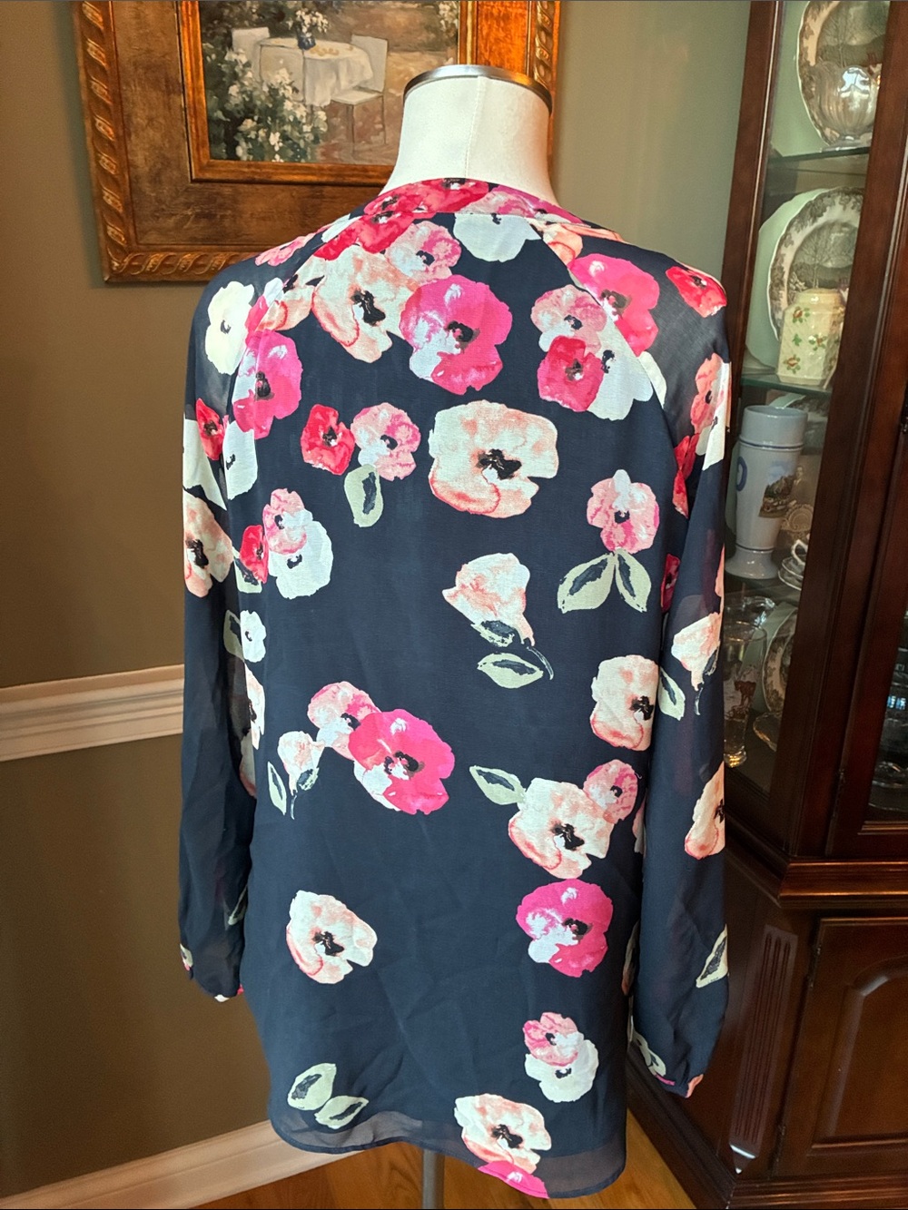 CAbi Navy Tunic with Pink & Cream Floral Print Size Small - Picture 6 of 9